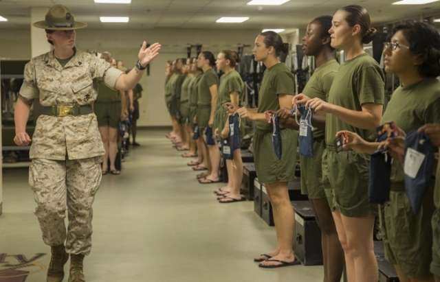 Marines féminines salies et humiliées sur Facebook