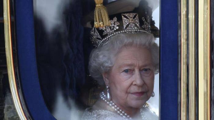 Attentat de Manchester: la reine Elizabeth II condamne un "acte barbare"