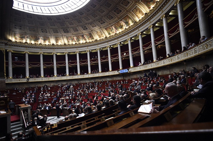 L`Assemblée vote pour prolonger l`état d`urgence jusqu`à six mois