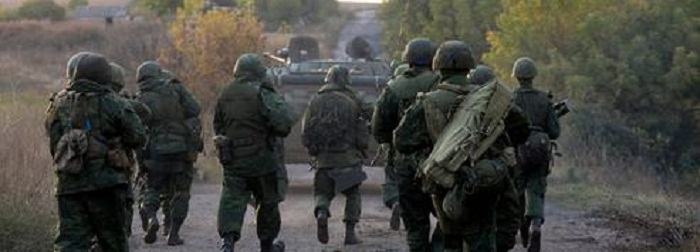 Est de l`Ukraine: deux soldats et une femme tués