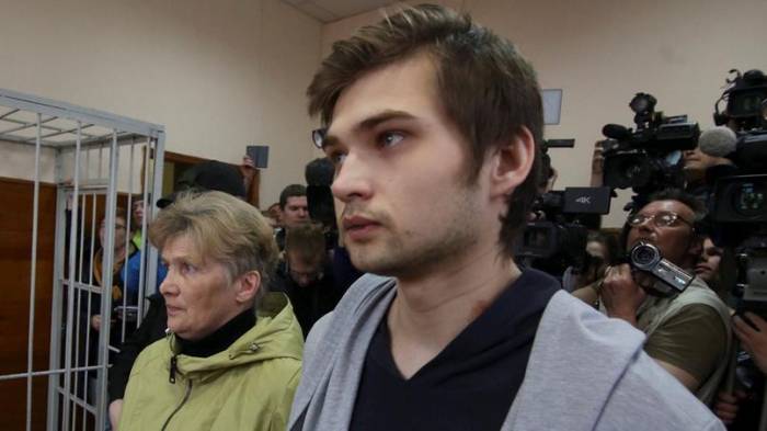 Chasse aux Pokémon dans une église : prison avec sursis pour un blogueur russe
