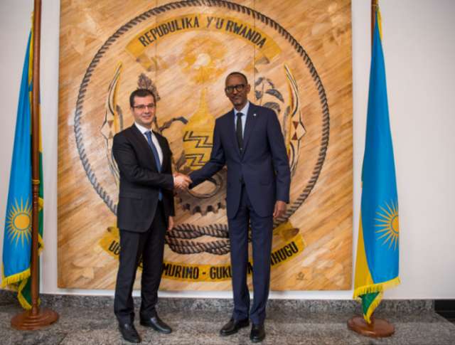 L’ambassadeur azerbaïdjanais remet ses lettres de créance au président du Rwanda