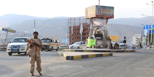 Yémen : double attentat à la voiture piégée près de l`aéroport d`Aden, plusieurs morts