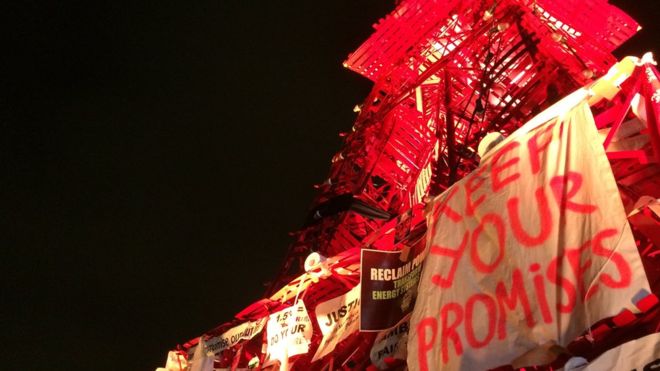 COP21: Climate deal due Saturday as talks overrun