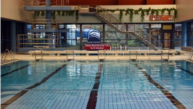 Migrant men banned from German swimming pool