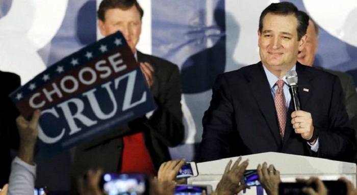 US election: Ted Cruz wins Iowa Republican vote