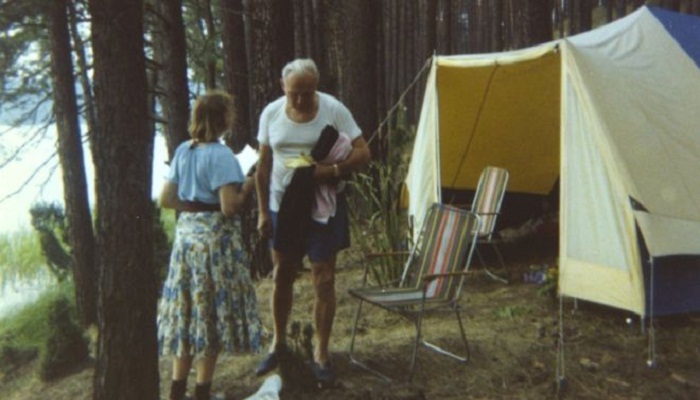 John Paul letters reveal `intense` friendship with woman