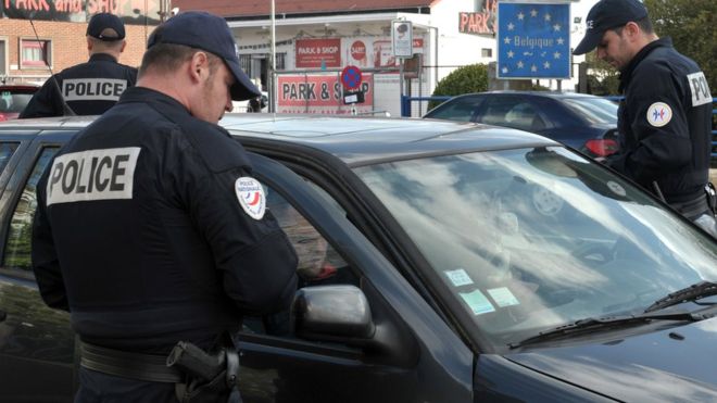 France arrests Belgian police in migrant border row