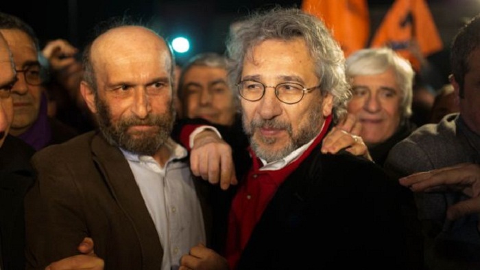 Turkey journalists freed from prison after court ruling