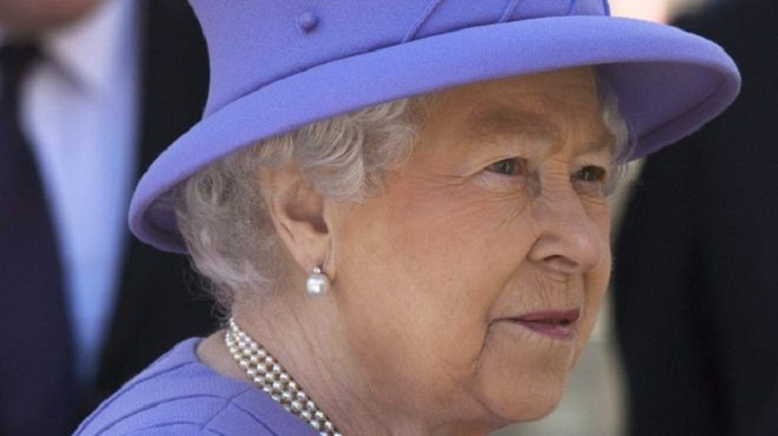 EU referendum: Queen neutral, palace says after Sun claim