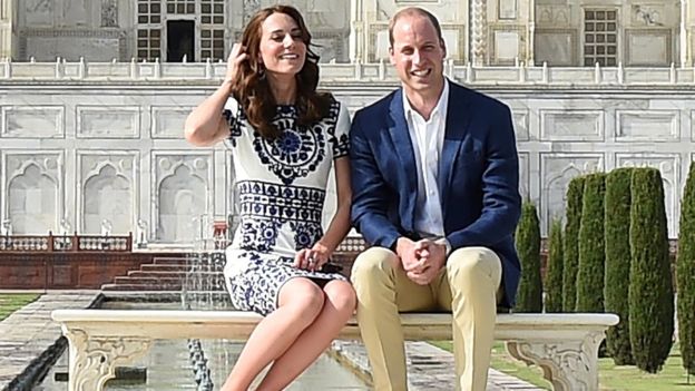 William and Kate pose on Taj Mahal bench