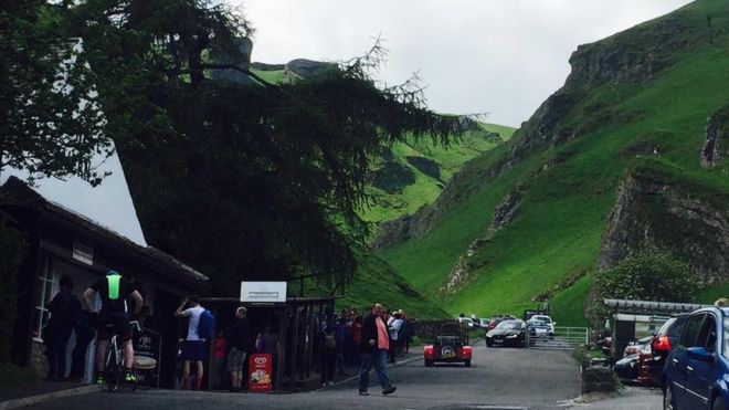 Peak District couple `saved by selfie` at Winnats Pass