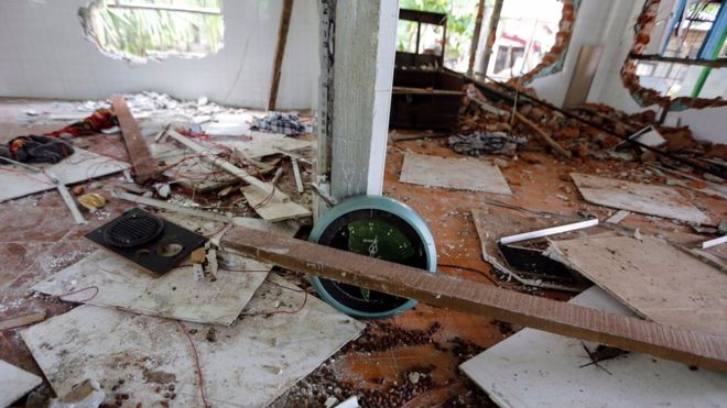 Myanmar mob burns down mosque
