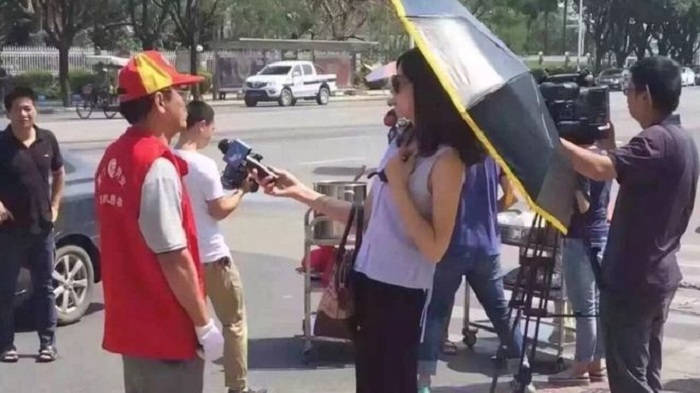 Journalist `suspended for her accessories` in China