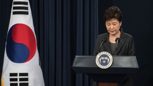 South Korea issues arrest warrants for presidential aides