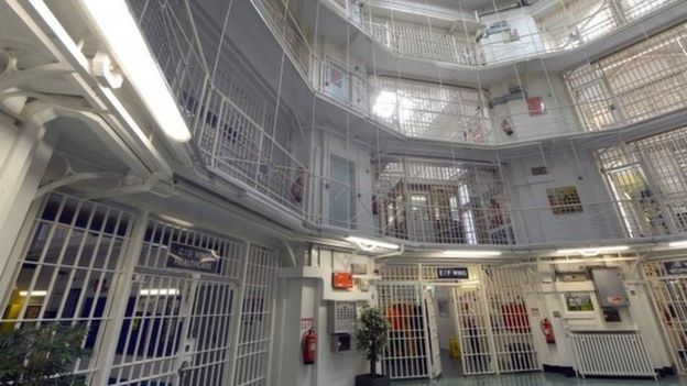 Two escaped Pentonville prisoners left mannequins in bed