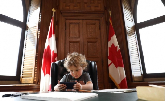 Prime Minister Justin Trudeau brings his toddler to work
