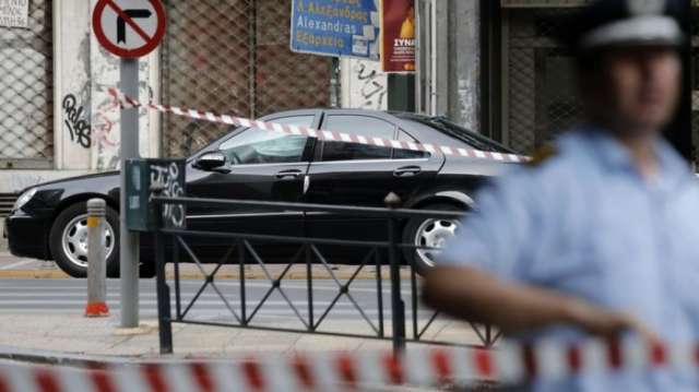 Greek ex-PM Lucas Papademos injured in Athens car blast