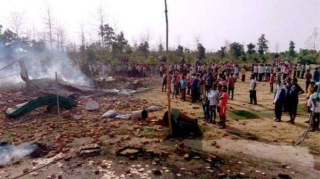 India fireworks blaze kills 23 in Madhya Pradesh