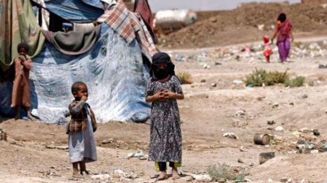 Yemen war: Saudi-led air strike kills displaced civilians
