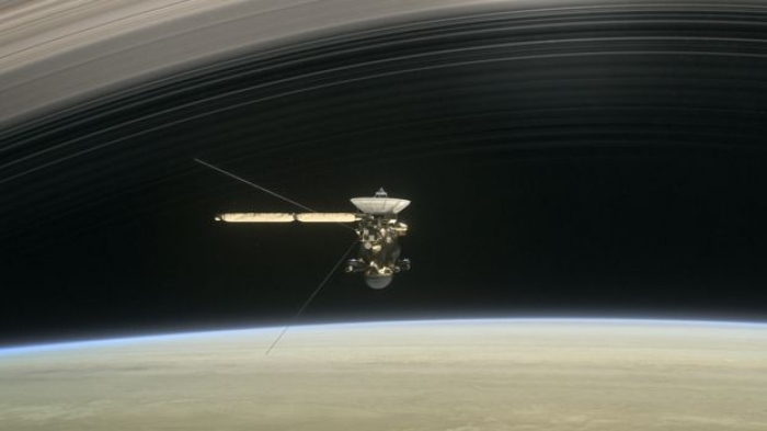 Cassini hints at young age for Saturn's rings