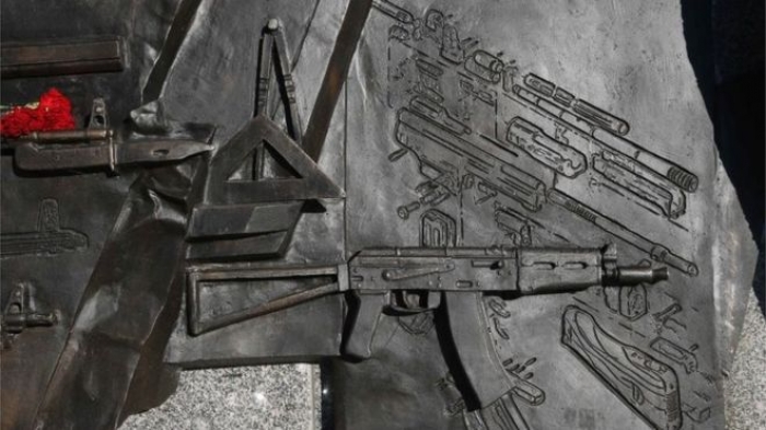 Kalashnikov statue to be changed because of German weapon
