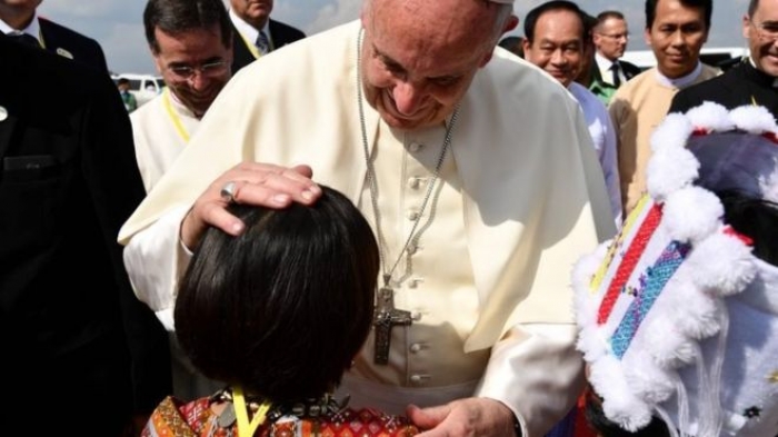 Pope in Myanmar: Francis faces tricky trip