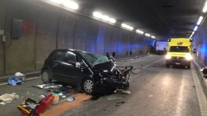 Switzerland's Gotthard road tunnel closed by deadly crash