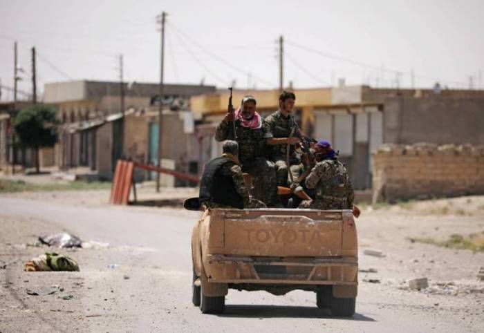 Féroces combats aux portes de la vieille ville de Raqa en Syrie