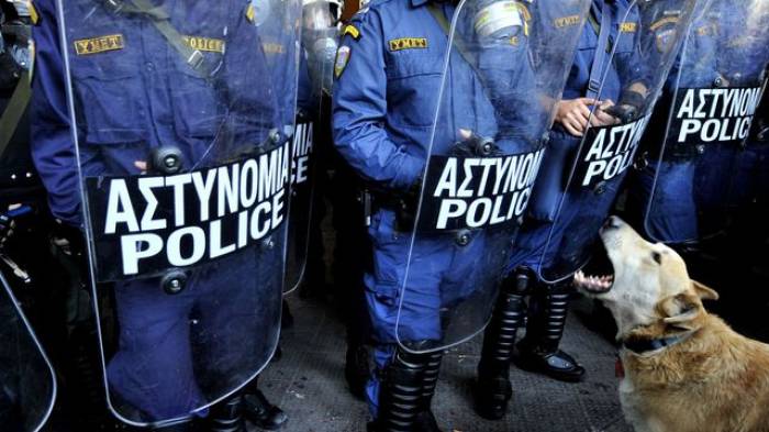 Le gouvernement grec interdit une manifestation syndicale policière