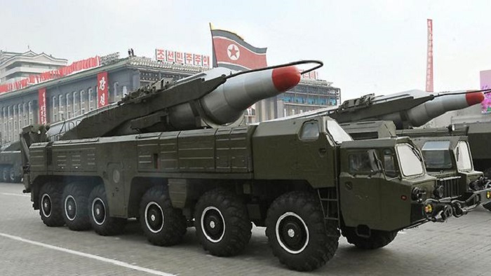 Nordkorea stellt neue Raketen auf