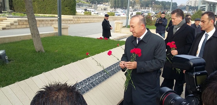 Turkish FM arrives in Azerbaijan - PHOTOS