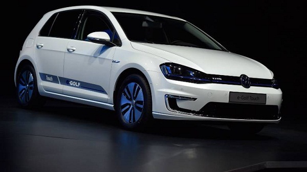 Volkswagen suspend la production de la Golf