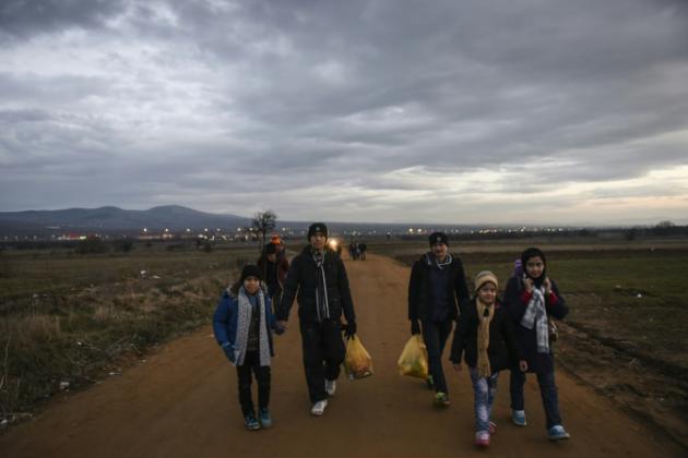 Le flux des migrants reste "trop élevé" après l`accord UE-Turquie