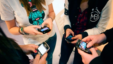 Məktəblərdə telefon qadağası - Nazirdən tapşırıq