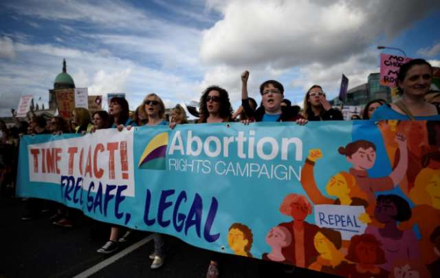 Tens of thousands march for abortion rights in Ireland