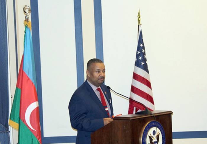 Un membre congressiste américain fait une déclaration sur le Jour de la République de l’Azerbaïdjan