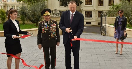 İlham Əliyev xanımı ilə açılışda -FOTOLAR