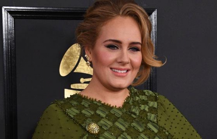 Adele confirme au détour d’une chanson en concert qu’elle est mariée