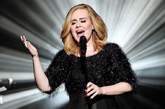 Adele chantera aux Grammys le mois prochain