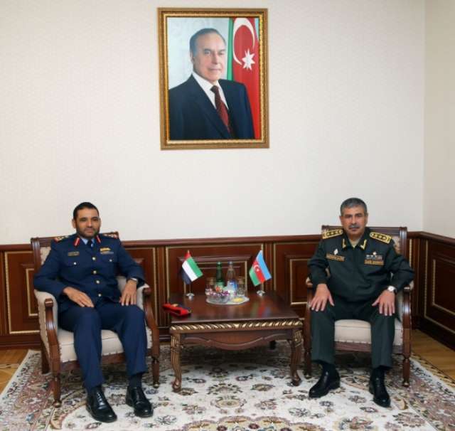 Azerbaijani Defense Minister receives delegation of UAE National Defense College