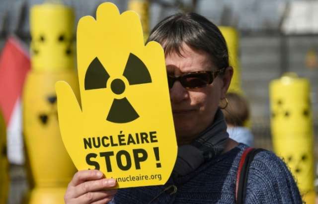 Des centaines de militants anti-nucléaires manifestent à Fessenheim