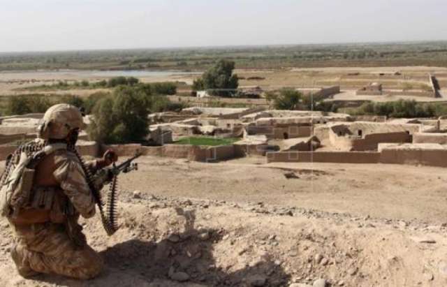 Mueren ocho policías afganos en un ataque talibán con ayuda interna