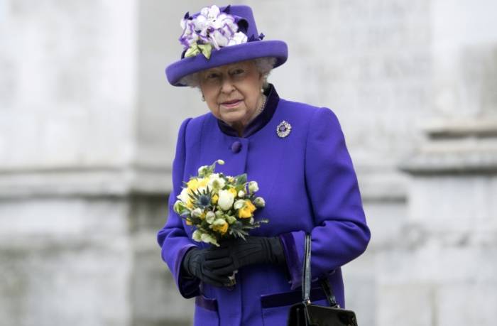 La reine Elizabeth rend visite aux blessés de l'attentat à Manchester