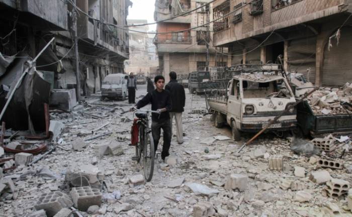 Quinze civils tués dans des bombardements près de Damas