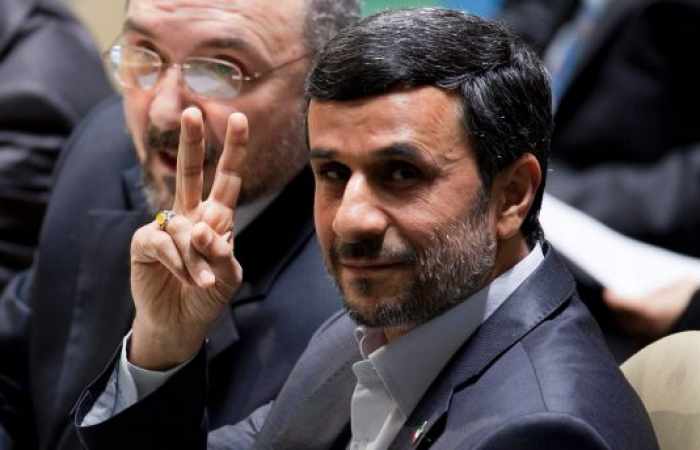 Iran: Ahmadinejad candidat à la présidentielle