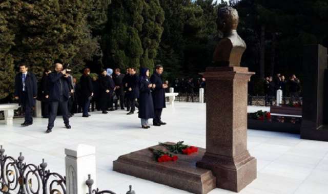 Davutoglu besuchte das Grabmal des Nationalleaders und die Schechidenallee 