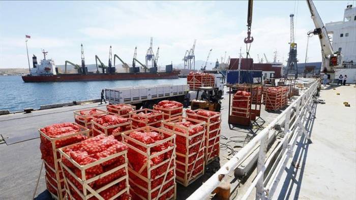 Un premier bateau d'aides alimentaires a quitté la Turquie vers le Qatar