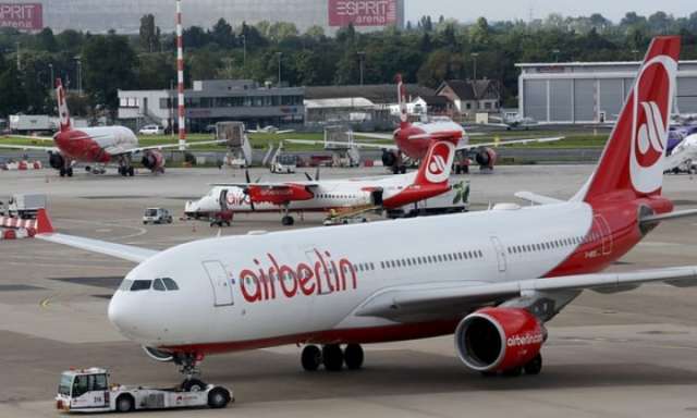 Air Berlin cancels 100 flights after pilots call in sick