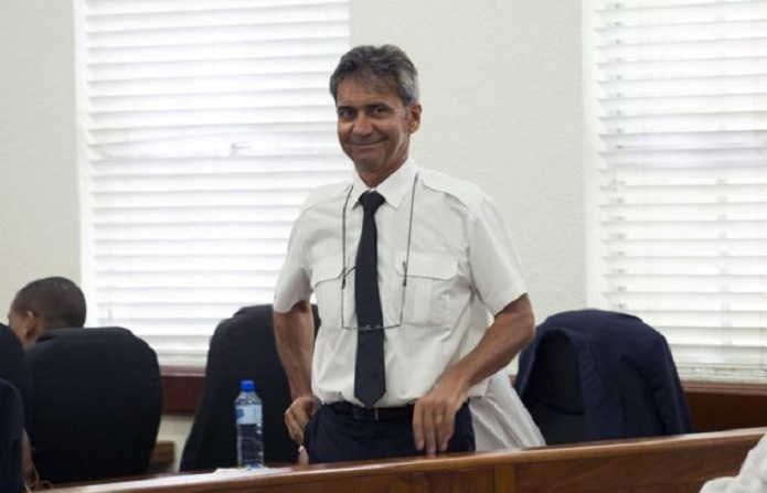Un des pilotes d`«Air Cocaïne» devant le juge